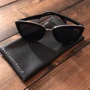Quay sunglasses with case
